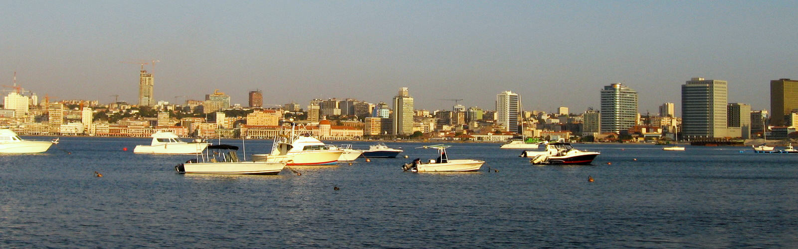 Luanda - A baía dá-lhe as boas-vindas!