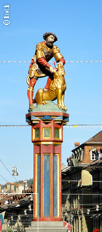 estátua nas ruas de Berna