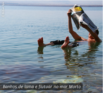 Flutuar no mar Morto
