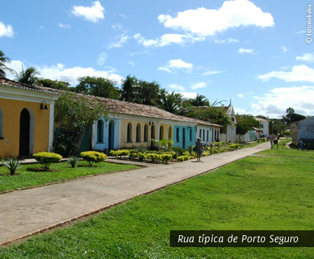 Rua no centro de Porto Seguro