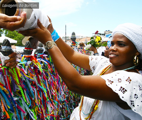 Em Salvador a Lavagem das Igreja do Bonfim é uma festa sem igual