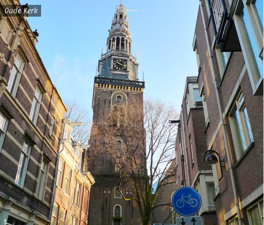 Oude Kerk é a igreja mais antiga de Amesterdão