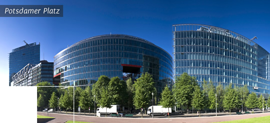 Potsdamer Platz  um monumento pós-moderno arrojado que toma conta do espaço