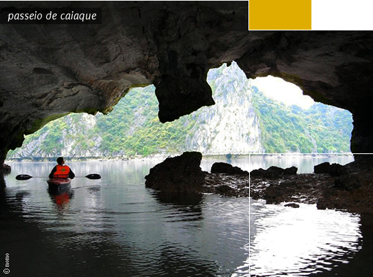 Passeio de caiaque em Halong Bay
