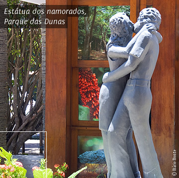 Estátua dos Namorados no Parque das Dunas