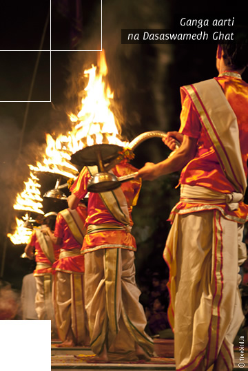 Ganga aarti cerimónia na Dasaswamedh Ghat