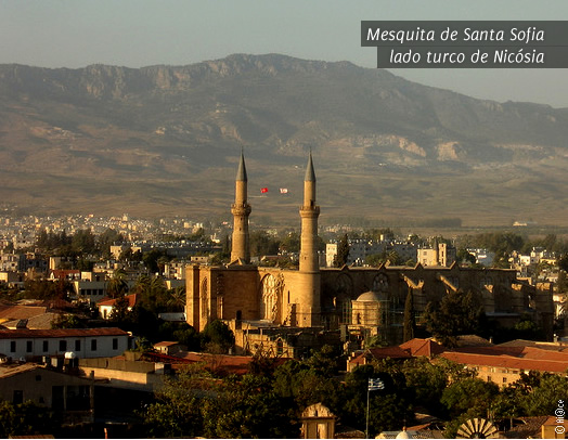 Mesquita de Santa Sofia no lado turco de Nicósia